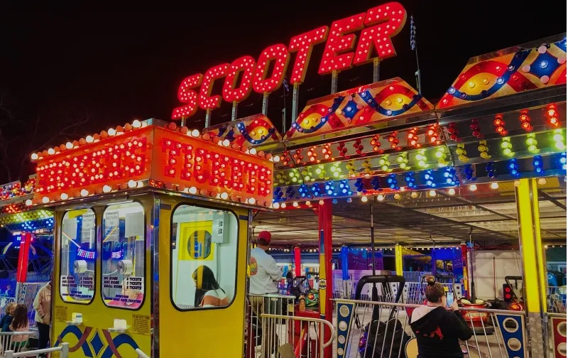 Big Round Wheel Amusements on Bumper Car Amusement Ride Rentals