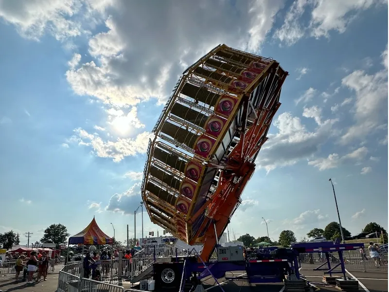 View Zero Gravity Amusement Ride on Zero Gravity Amusement Ride Rental, image 2 Zero Gravity Amusement Ride on Zero Gravity Amusement Ride Rental, image 2